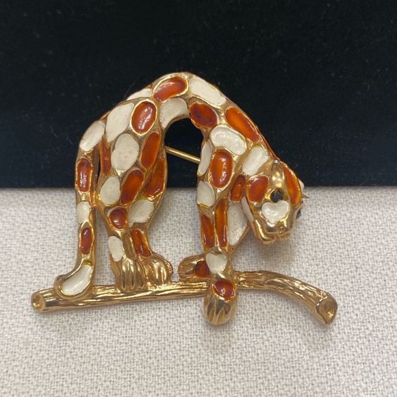 Vintage Gold And Enamel Jaguar Brooch Or Pin - Picture 6 of 12